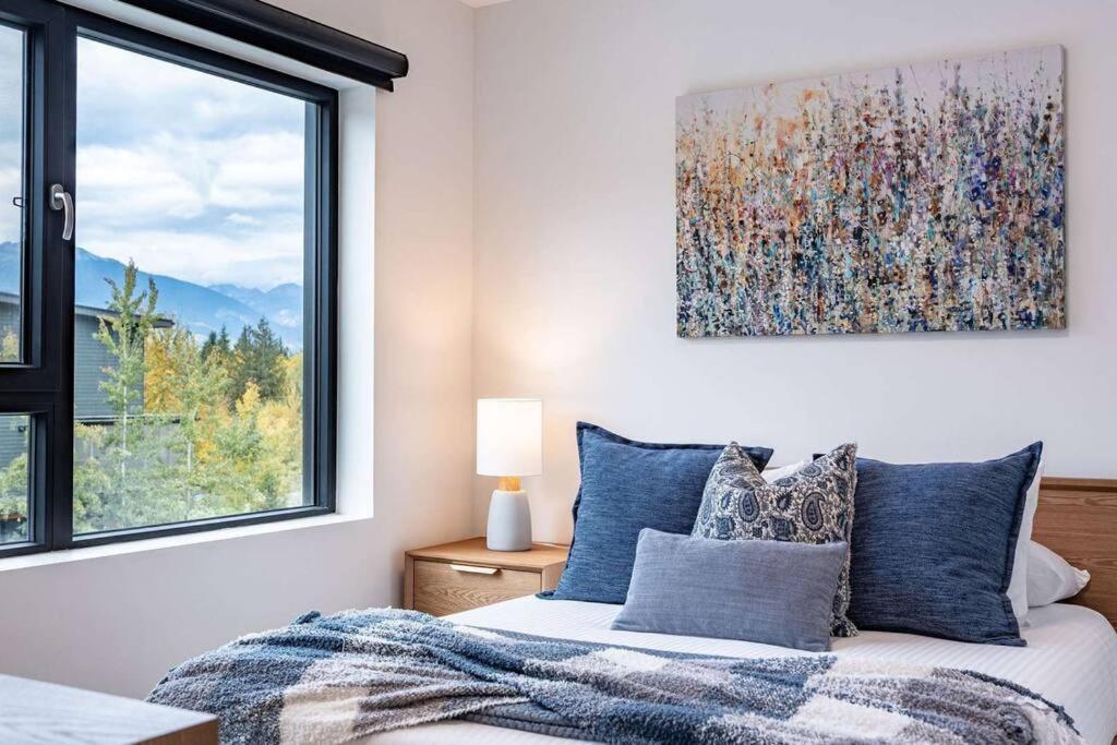 דירות Bluebird Daze By Revelstoke Vacations מראה חיצוני תמונה