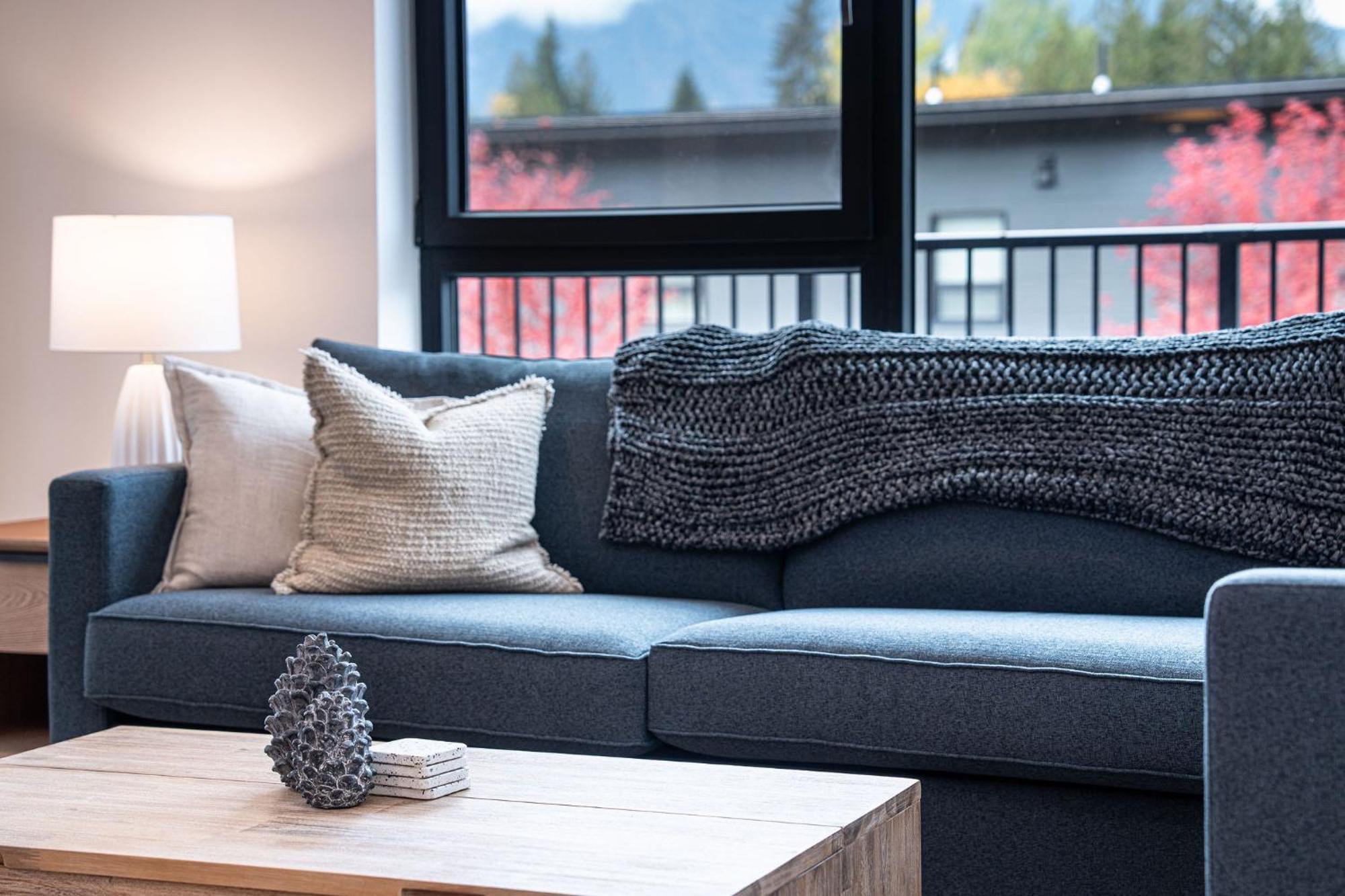 דירות Bluebird Daze By Revelstoke Vacations מראה חיצוני תמונה