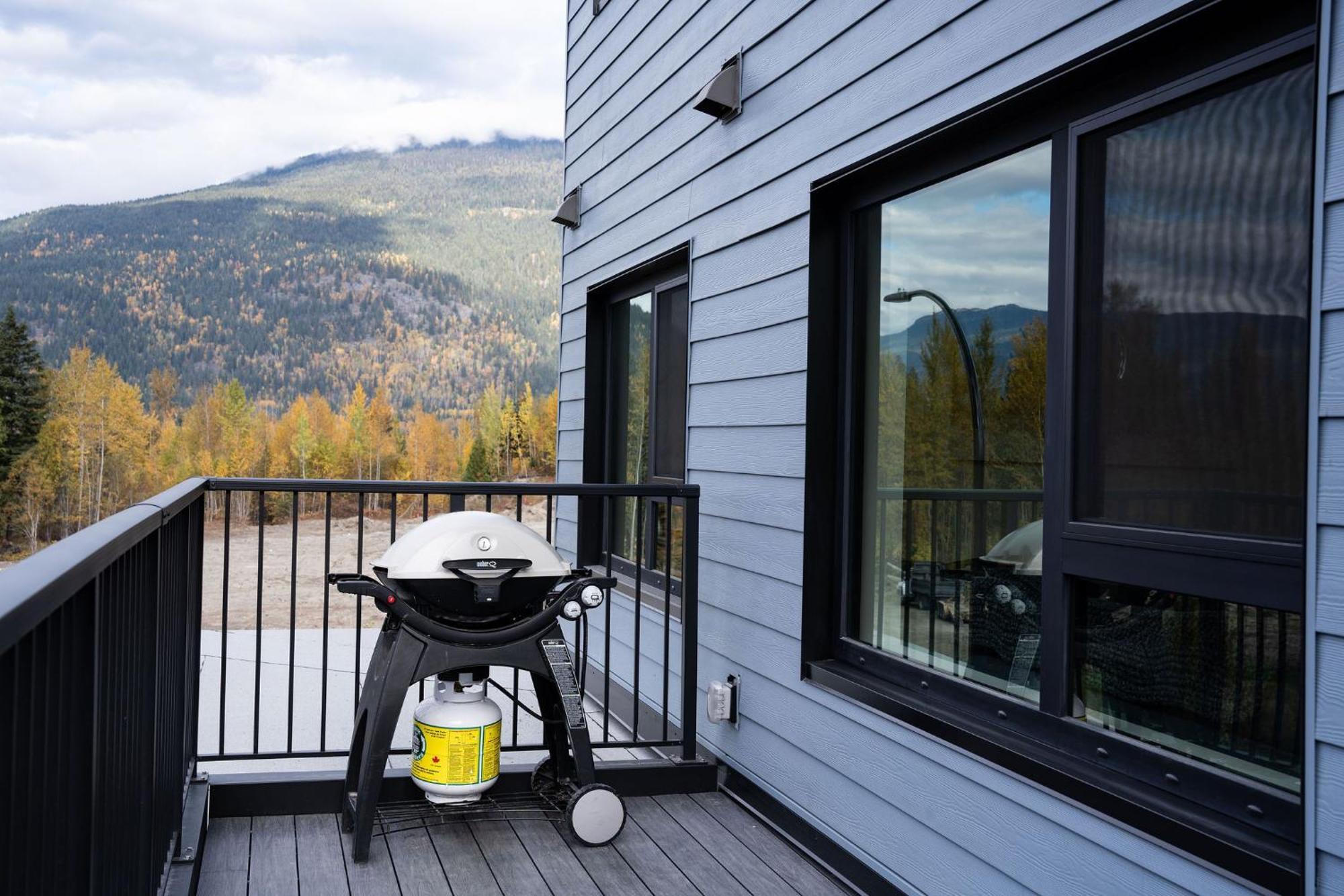 דירות Bluebird Daze By Revelstoke Vacations מראה חיצוני תמונה